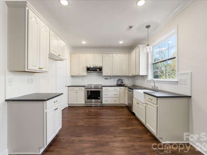 6706 Blackwood Lane, Waxhaw, NC 28173.  MLS# CAR4334333, YatesRealty ID 14569. 