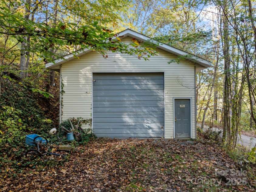74 Davis Chapel Road, Candler, NC 28715.  MLS# CAR4311937, YatesRealty ID 1457. Shop, level access off Davis Chaplel
