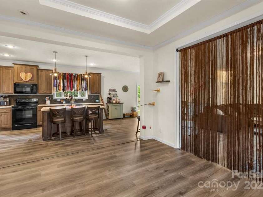 113 Robinette Lane, Statesville, NC 28625.  MLS# CAR4261494, YatesRealty ID 14570. 