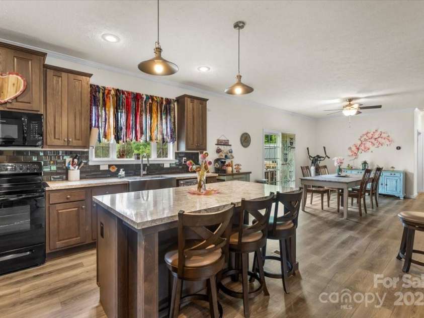 113 Robinette Lane, Statesville, NC 28625.  MLS# CAR4261494, YatesRealty ID 14570. 