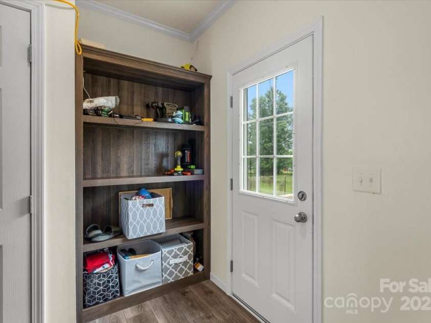 113 Robinette Lane, Statesville, NC 28625.  MLS# CAR4261494, YatesRealty ID 14570. 