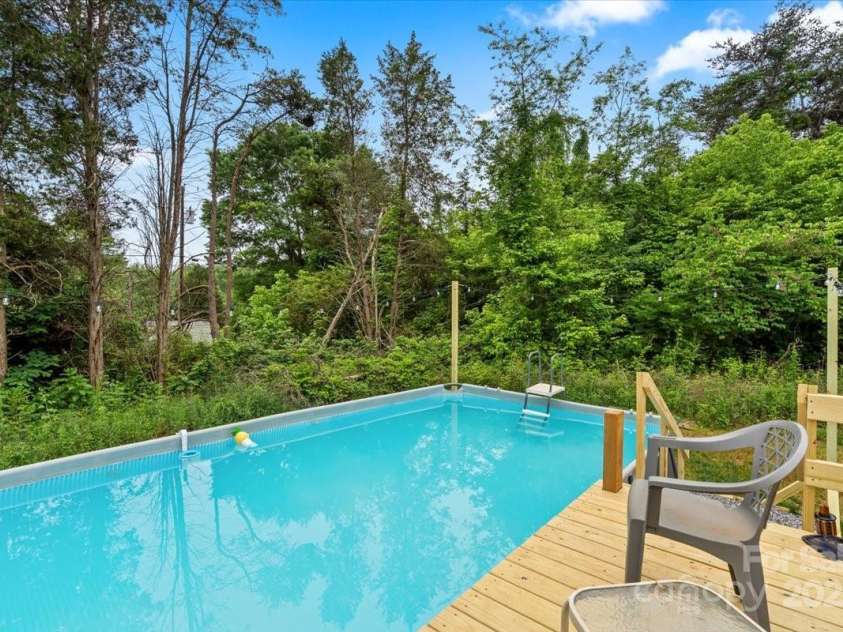 113 Robinette Lane, Statesville, NC 28625.  MLS# CAR4261494, YatesRealty ID 14570. 