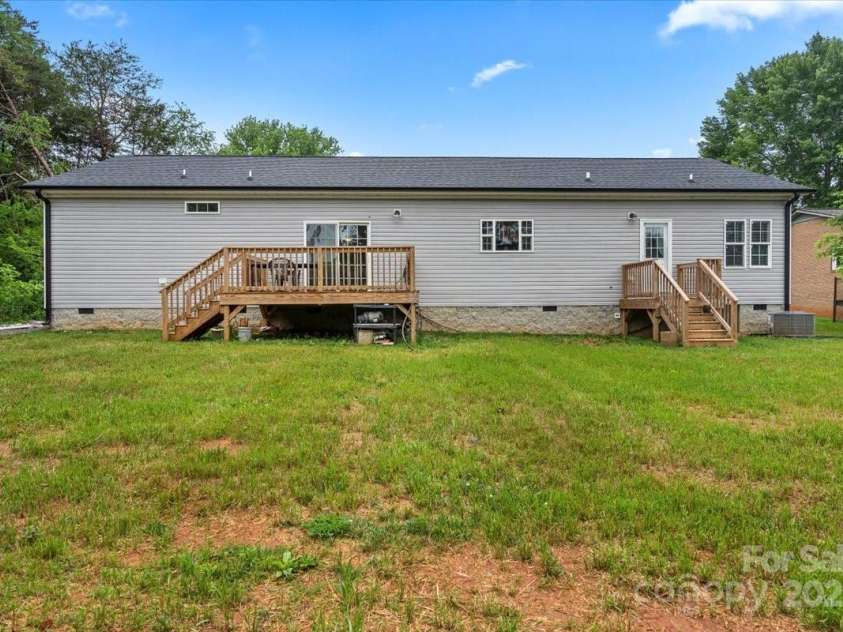 113 Robinette Lane, Statesville, NC 28625.  MLS# CAR4261494, YatesRealty ID 14570. 