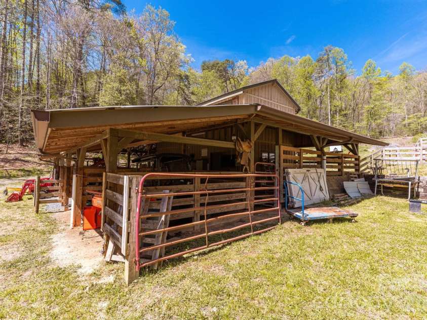440 Huskey Road, Bryson City, NC 28713.  MLS# CAR4373659, YatesRealty ID 14570. Barn