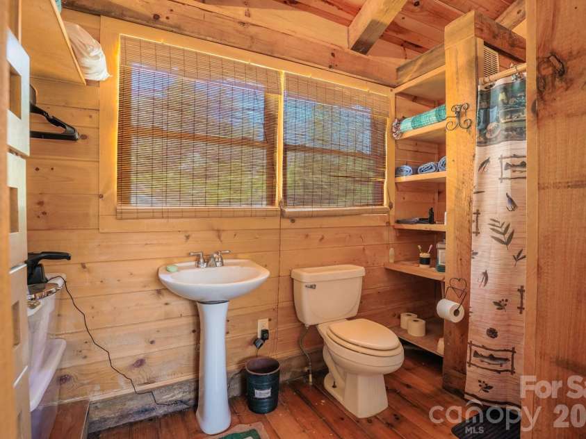 440 Huskey Road, Bryson City, NC 28713.  MLS# CAR4373659, YatesRealty ID 14570. Bunkhouse Bathroom