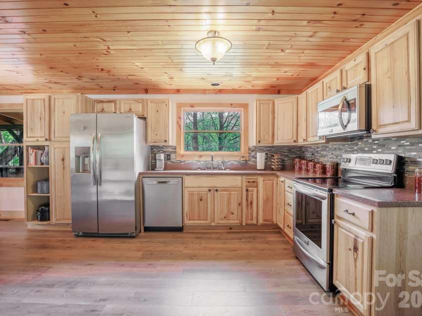 440 Huskey Road, Bryson City, NC 28713.  MLS# CAR4373659, YatesRealty ID 14570. Kitchen Main House