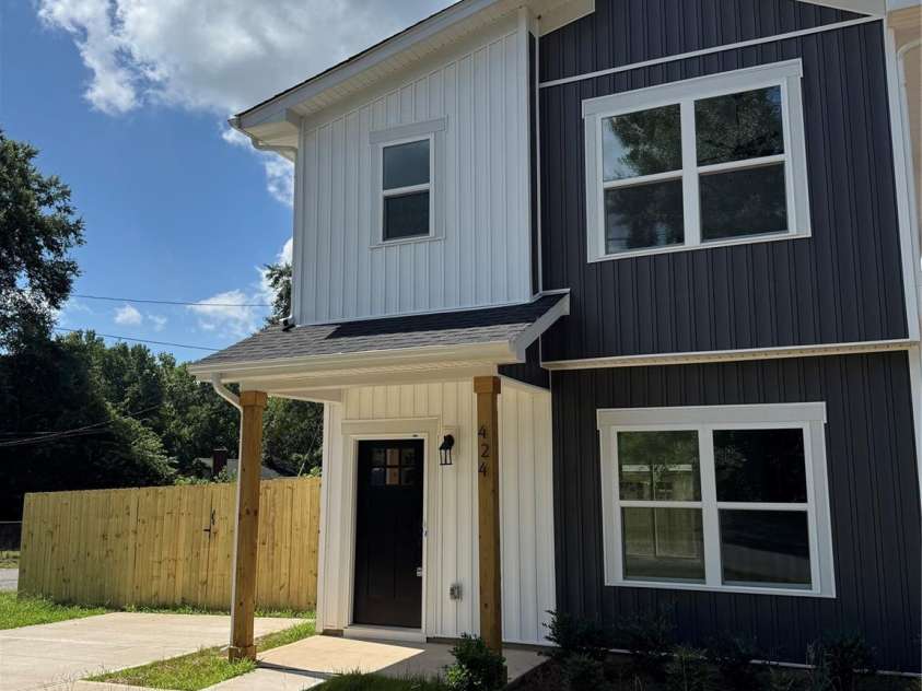 424 Airline Avenue, Shelby, NC 28150.  MLS# CAR4255609, YatesRealty ID 14571. 