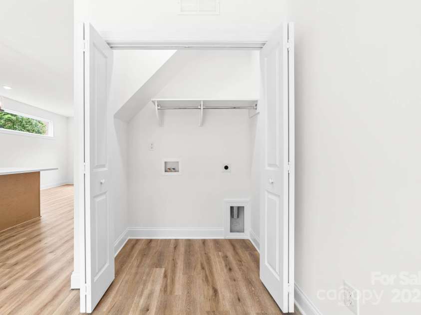 424 Airline Avenue, Shelby, NC 28150.  MLS# CAR4255609, YatesRealty ID 14571. 