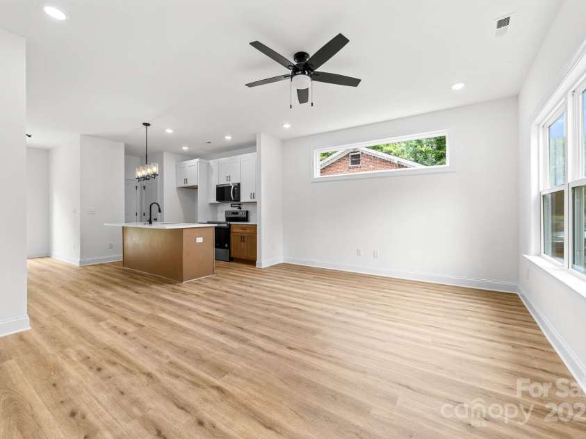 424 Airline Avenue, Shelby, NC 28150.  MLS# CAR4328271, YatesRealty ID 14571. 