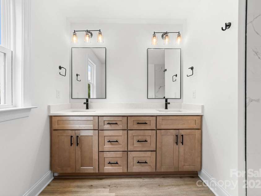 424 Airline Avenue, Shelby, NC 28150.  MLS# CAR4328271, YatesRealty ID 14571. 