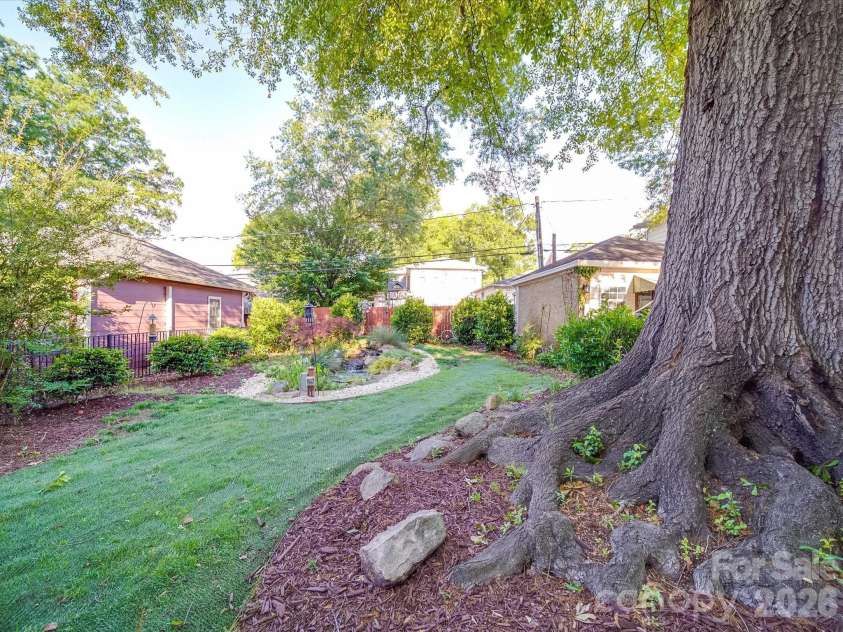 907 Edgewood Circle, Gastonia, NC 28052.  MLS# CAR4373699, YatesRealty ID 14571. Back Yard