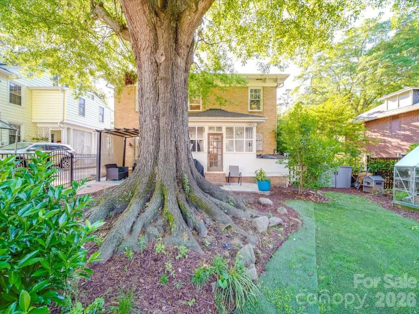 907 Edgewood Circle, Gastonia, NC 28052.  MLS# CAR4373699, YatesRealty ID 14571. Back Yard