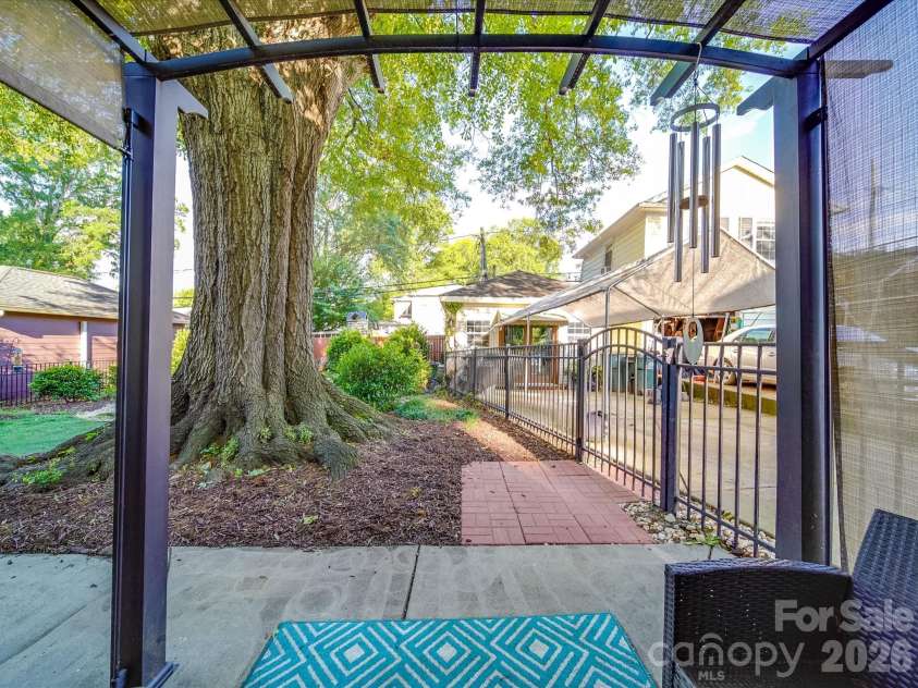 907 Edgewood Circle, Gastonia, NC 28052.  MLS# CAR4373699, YatesRealty ID 14571. Covered Pergola