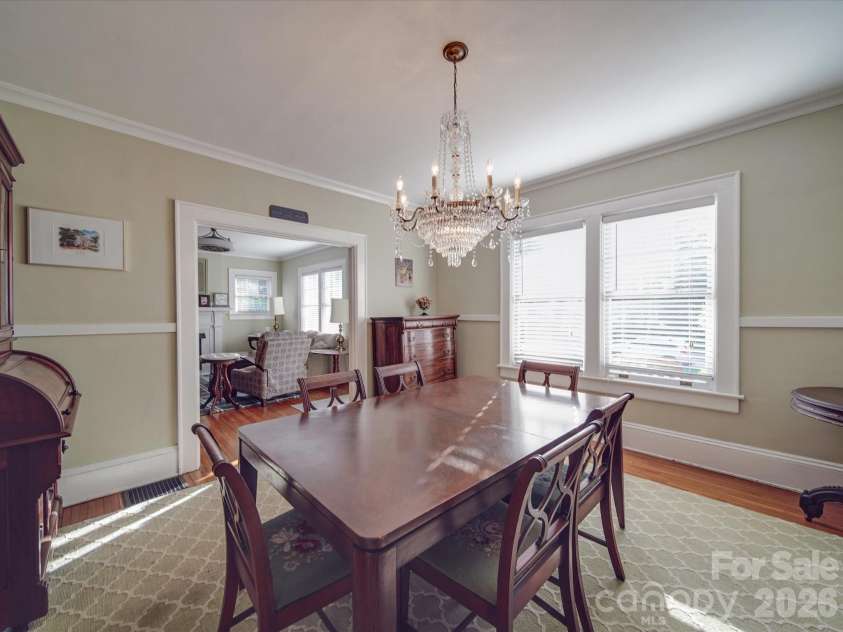 907 Edgewood Circle, Gastonia, NC 28052.  MLS# CAR4373699, YatesRealty ID 14571. Dining Room