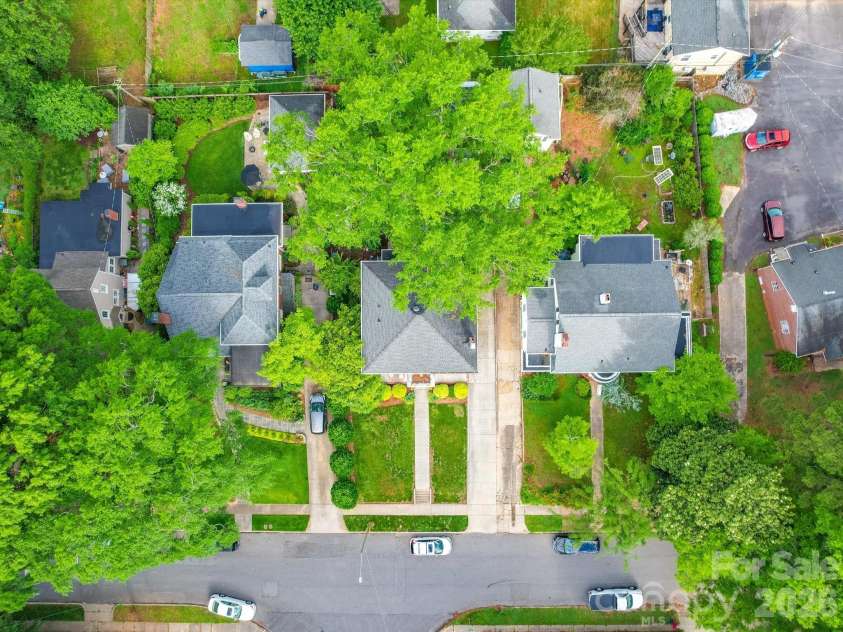 907 Edgewood Circle, Gastonia, NC 28052.  MLS# CAR4373699, YatesRealty ID 14571. Overhead Aerial