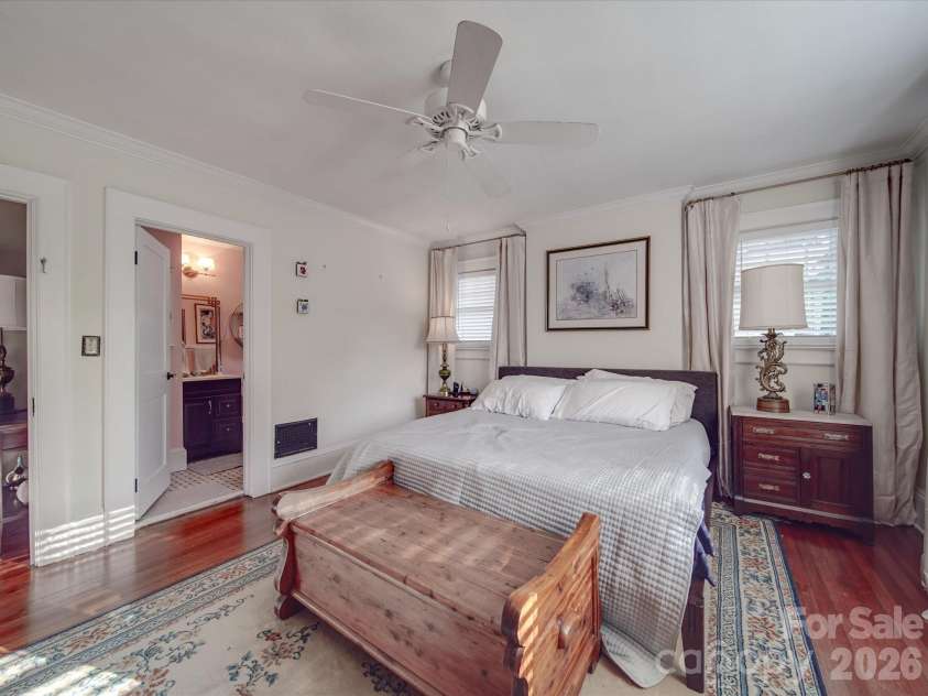 907 Edgewood Circle, Gastonia, NC 28052.  MLS# CAR4373699, YatesRealty ID 14571. Primary Bedroom
