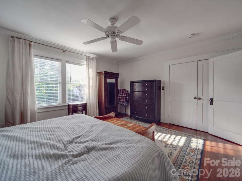 907 Edgewood Circle, Gastonia, NC 28052.  MLS# CAR4373699, YatesRealty ID 14571. Primary Bedroom