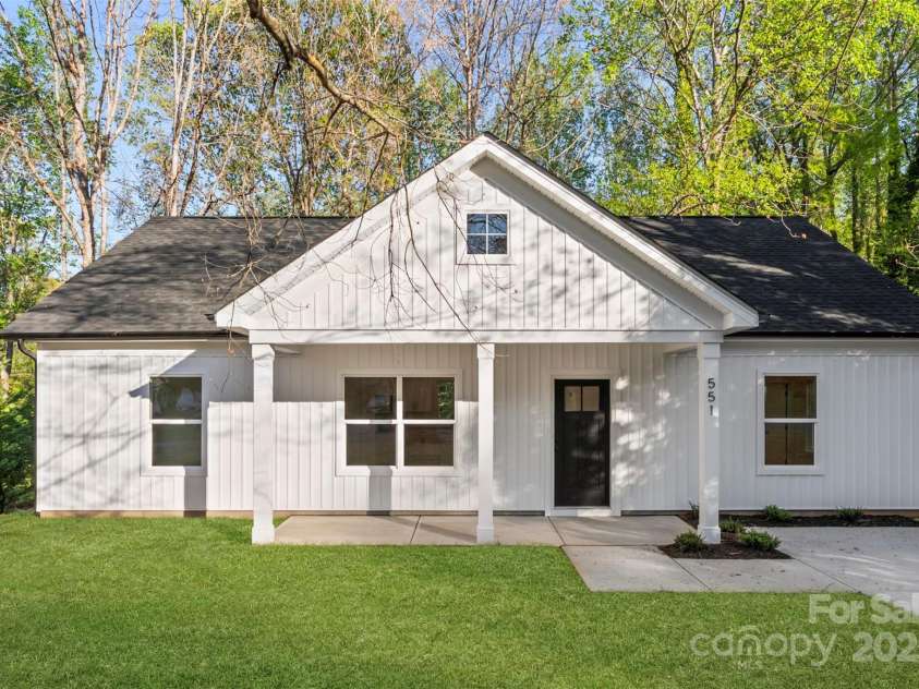 551 Belfast Drive, Gastonia, NC 28052.  MLS# CAR4290051, YatesRealty ID 14572. 