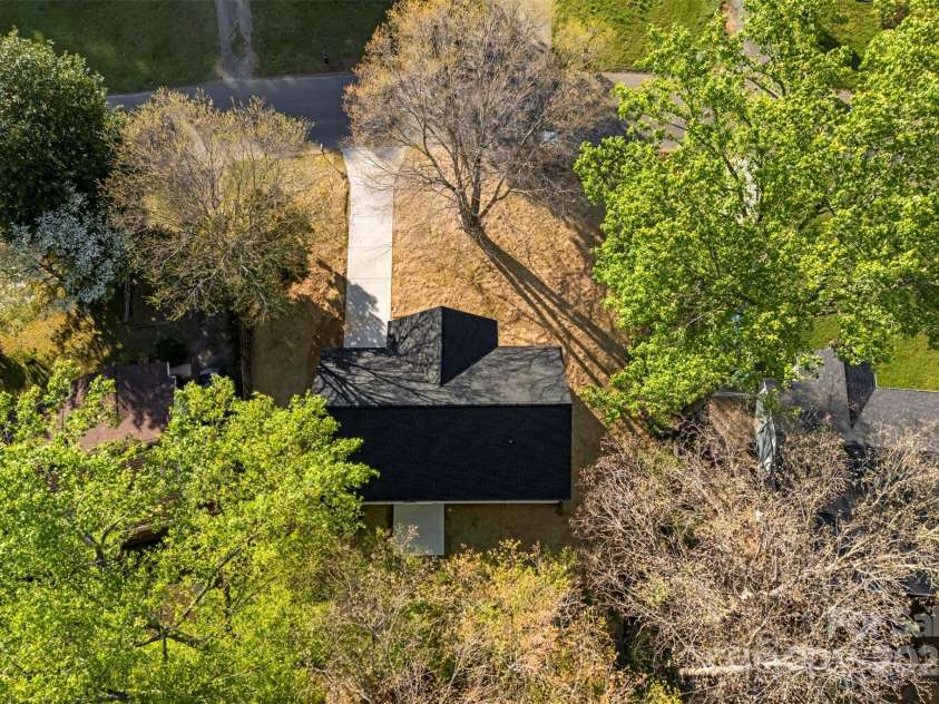 551 Belfast Drive, Gastonia, NC 28052.  MLS# CAR4290051, YatesRealty ID 14572. 