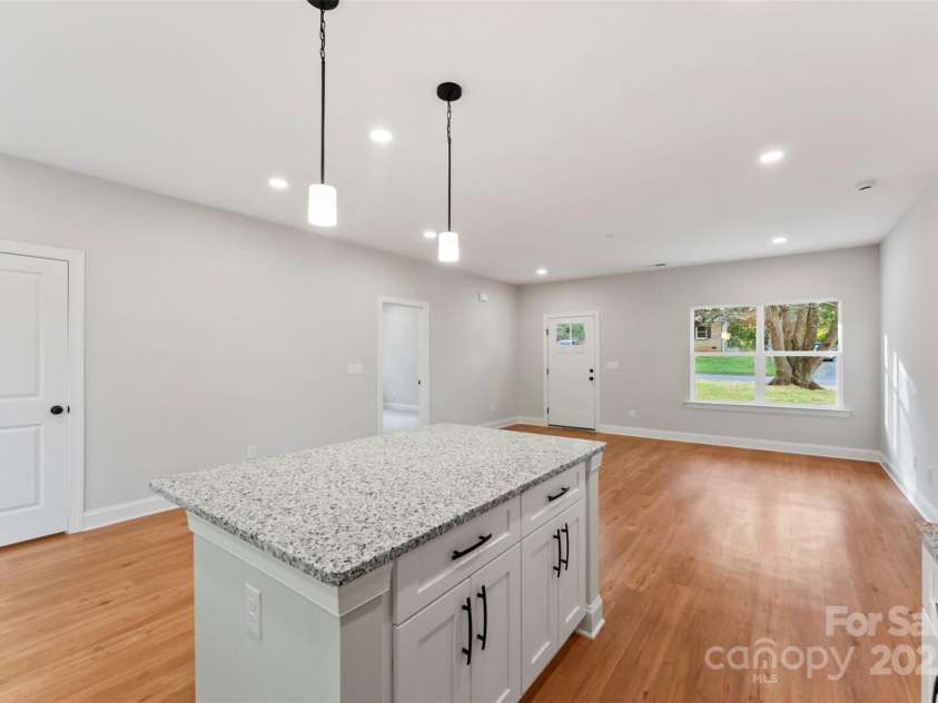 551 Belfast Drive, Gastonia, NC 28052.  MLS# CAR4290051, YatesRealty ID 14572. 