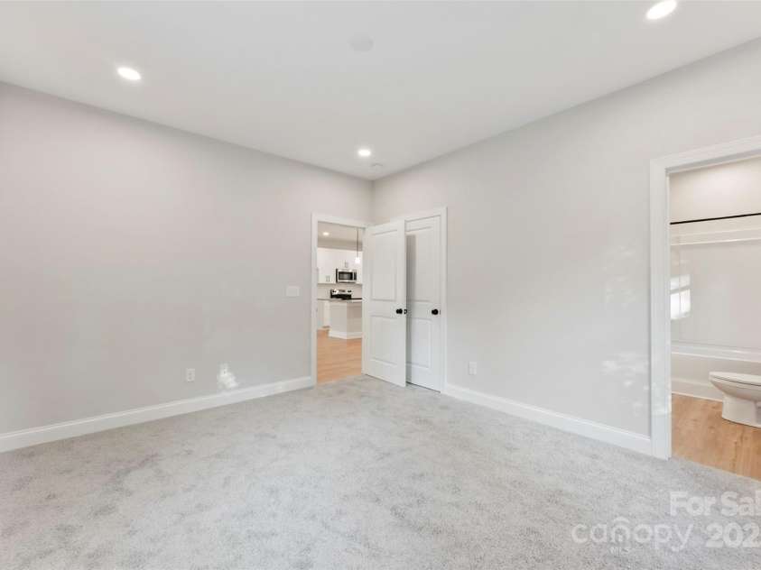 551 Belfast Drive, Gastonia, NC 28052.  MLS# CAR4290051, YatesRealty ID 14572. 