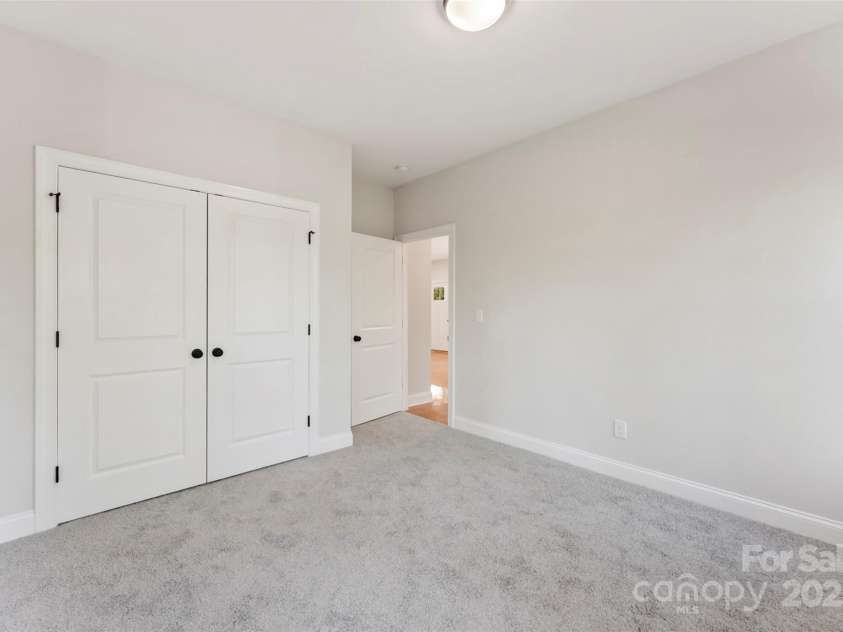 551 Belfast Drive, Gastonia, NC 28052.  MLS# CAR4290051, YatesRealty ID 14572. 