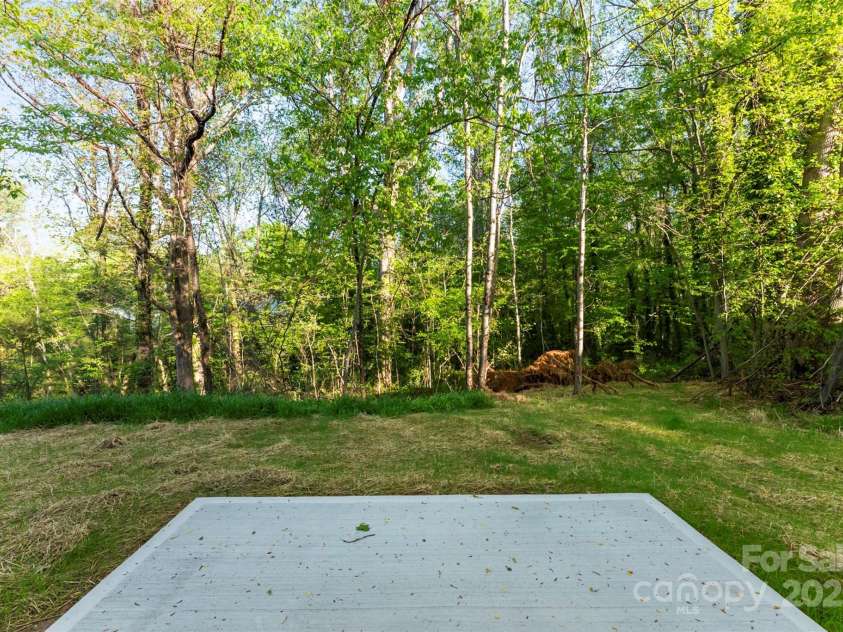 551 Belfast Drive, Gastonia, NC 28052.  MLS# CAR4290051, YatesRealty ID 14572. 