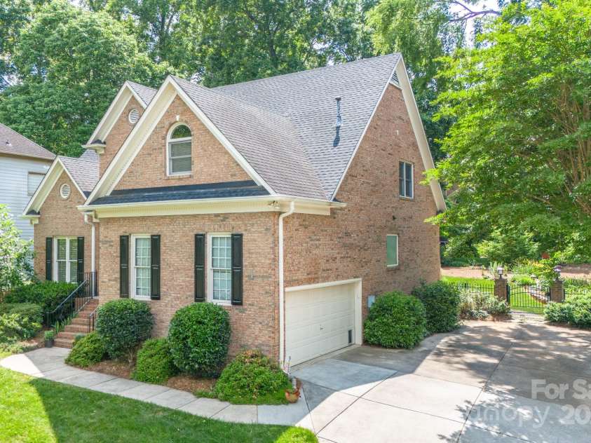 11724 Brambleton Court, Charlotte, NC 28277.  MLS# CAR4257898, YatesRealty ID 14573. 