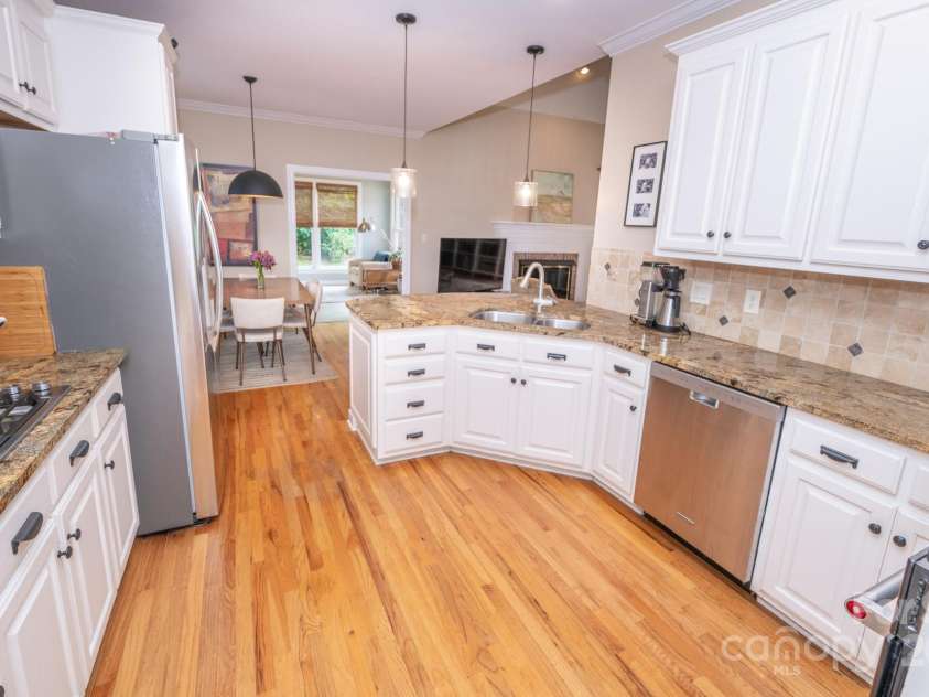 11724 Brambleton Court, Charlotte, NC 28277.  MLS# CAR4257898, YatesRealty ID 14573. 