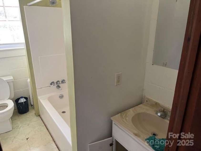 1600 Whitesides Road, Mill Spring, NC 28756.  MLS# CAR4246477, YatesRealty ID 14575. 