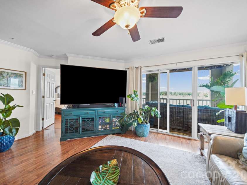18637 Vineyard Point Lane, Cornelius, NC 28031.  MLS# CAR4373839, YatesRealty ID 14575. 