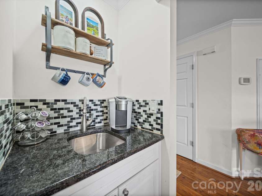 18637 Vineyard Point Lane, Cornelius, NC 28031.  MLS# CAR4373839, YatesRealty ID 14575. 
