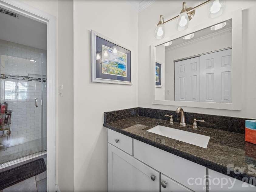 18637 Vineyard Point Lane, Cornelius, NC 28031.  MLS# CAR4373839, YatesRealty ID 14575. 