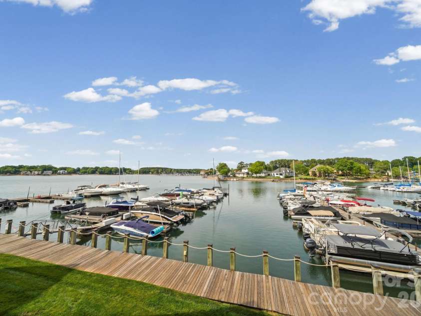 18637 Vineyard Point Lane, Cornelius, NC 28031.  MLS# CAR4373839, YatesRealty ID 14575. 