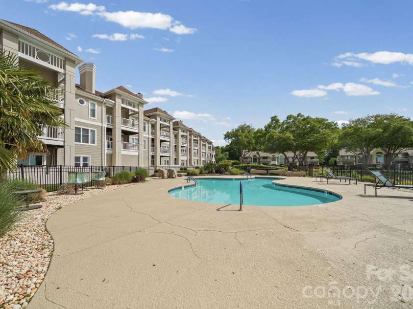 18637 Vineyard Point Lane, Cornelius, NC 28031.  MLS# CAR4373839, YatesRealty ID 14575. 
