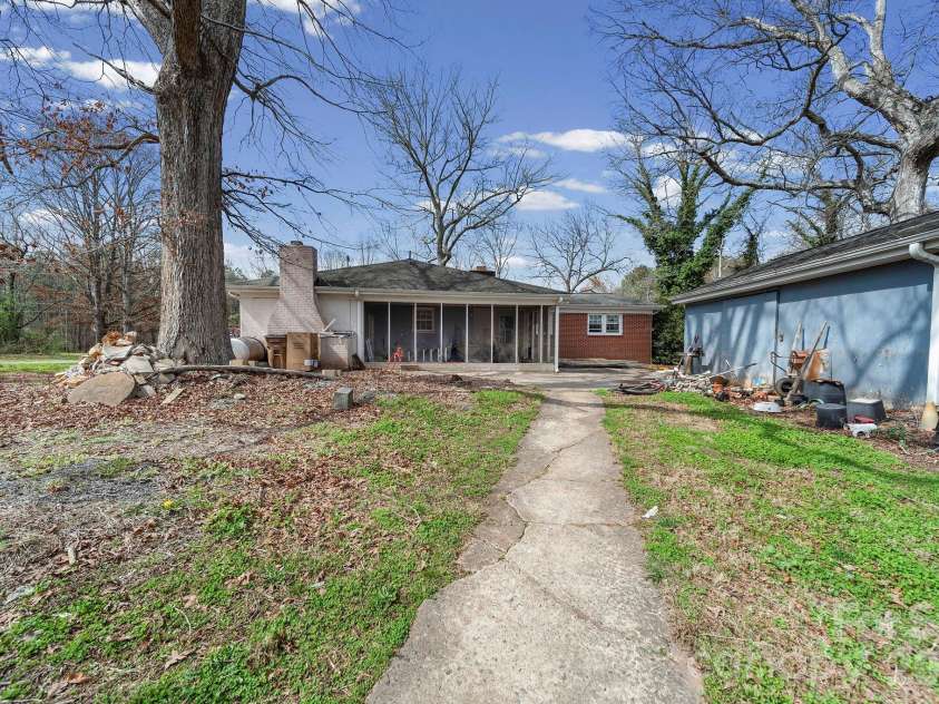 508 Washburn Switch Road, Shelby, NC 28150.  MLS# CAR4358770, YatesRealty ID 14576. 