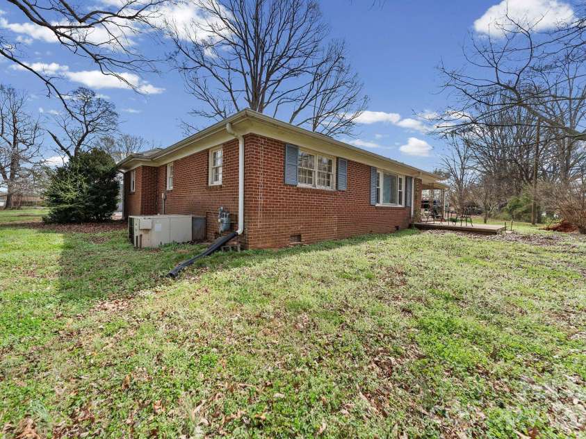508 Washburn Switch Road, Shelby, NC 28150.  MLS# CAR4358770, YatesRealty ID 14576. 