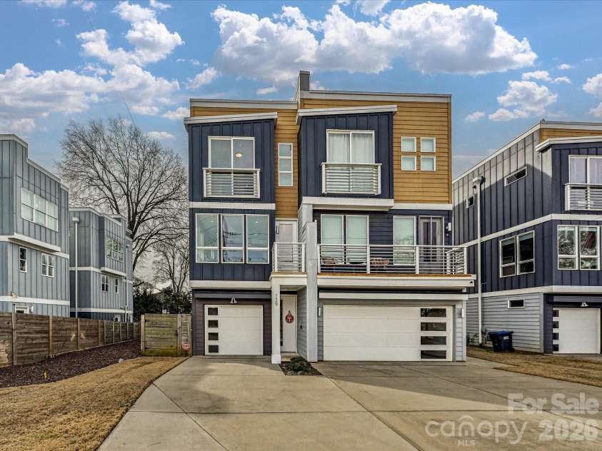 139 Bruns Avenue, Charlotte, NC 28208.  MLS# CAR4350486, YatesRealty ID 14577. Welcome Home!