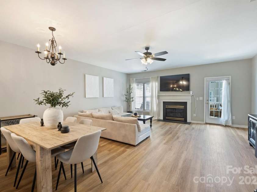15639 Sir Charles Place, Charlotte, NC 28277.  MLS# CAR4258629, YatesRealty ID 14577. 