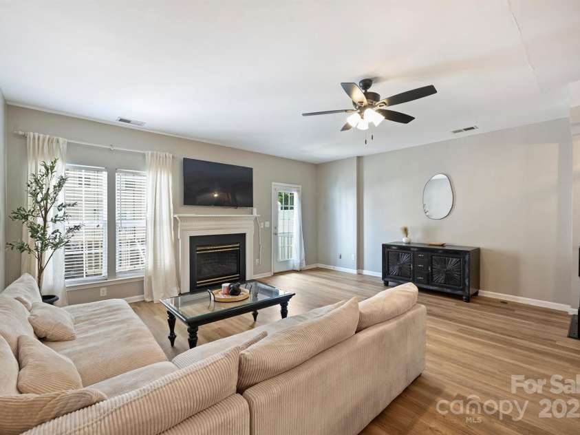 15639 Sir Charles Place, Charlotte, NC 28277.  MLS# CAR4258629, YatesRealty ID 14577. 
