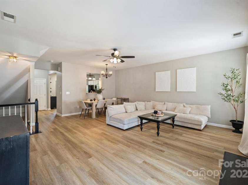 15639 Sir Charles Place, Charlotte, NC 28277.  MLS# CAR4258629, YatesRealty ID 14577. 