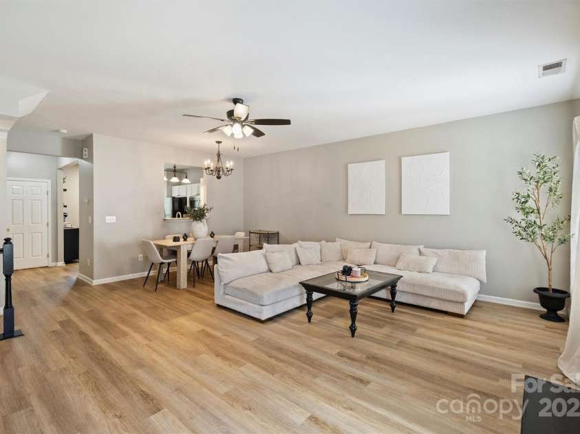 15639 Sir Charles Place, Charlotte, NC 28277.  MLS# CAR4258629, YatesRealty ID 14577. 