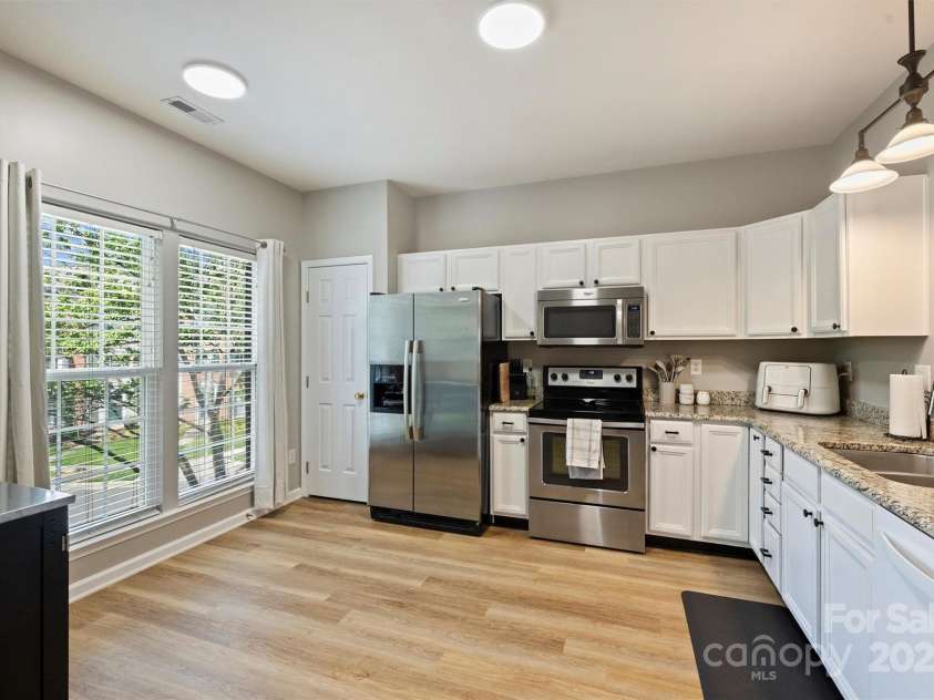 15639 Sir Charles Place, Charlotte, NC 28277.  MLS# CAR4258629, YatesRealty ID 14577. 
