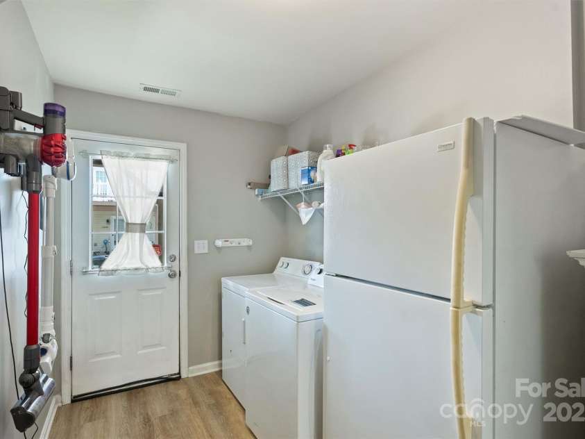 15639 Sir Charles Place, Charlotte, NC 28277.  MLS# CAR4258629, YatesRealty ID 14577. 