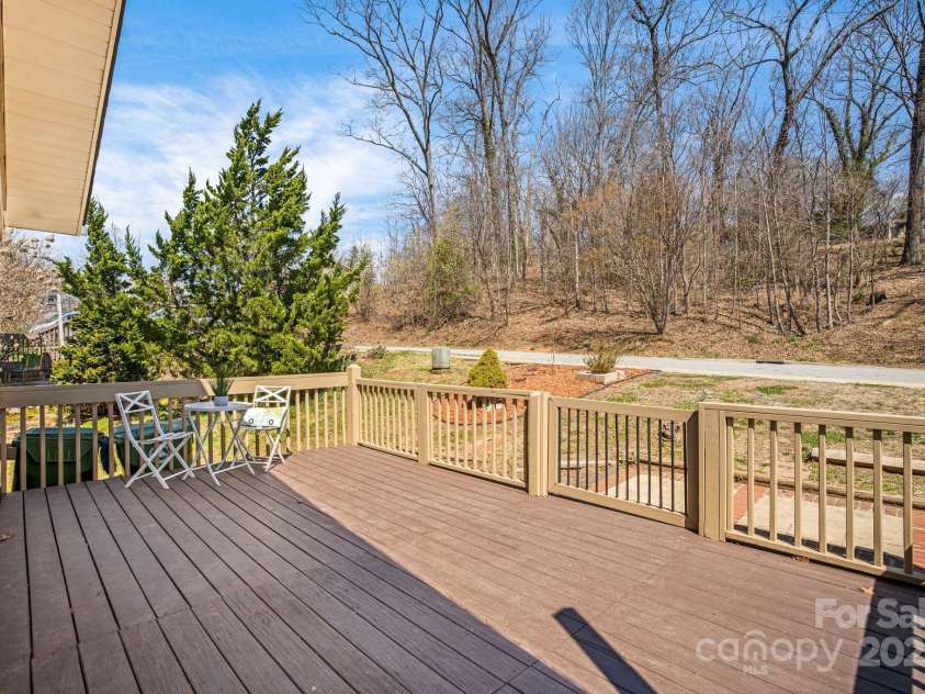 100 Warren Haynes Drive, Asheville, NC 28806.  MLS# CAR4240045, YatesRealty ID 14578. 