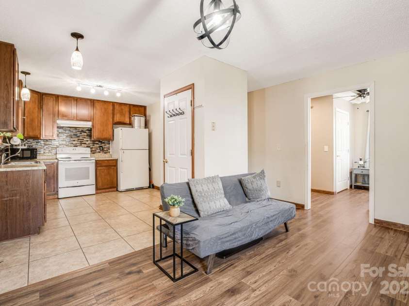 100 Warren Haynes Drive, Asheville, NC 28806.  MLS# CAR4240045, YatesRealty ID 14578. 