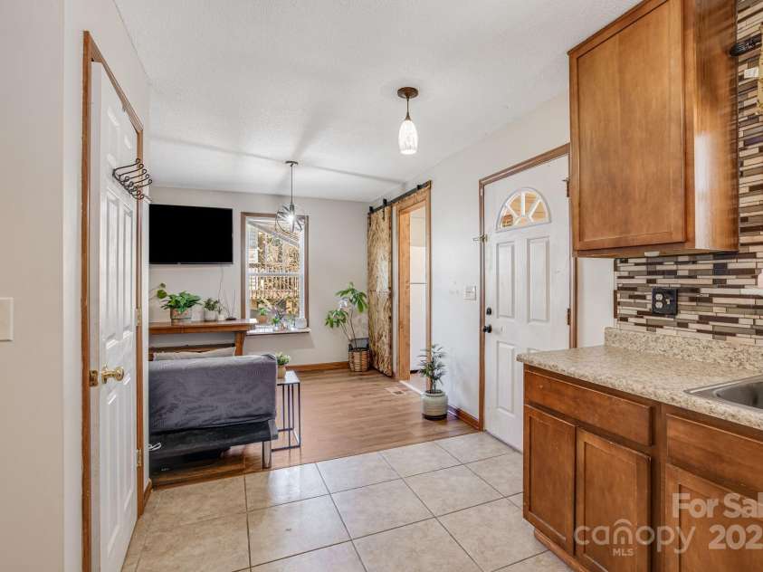 100 Warren Haynes Drive, Asheville, NC 28806.  MLS# CAR4240045, YatesRealty ID 14578. 