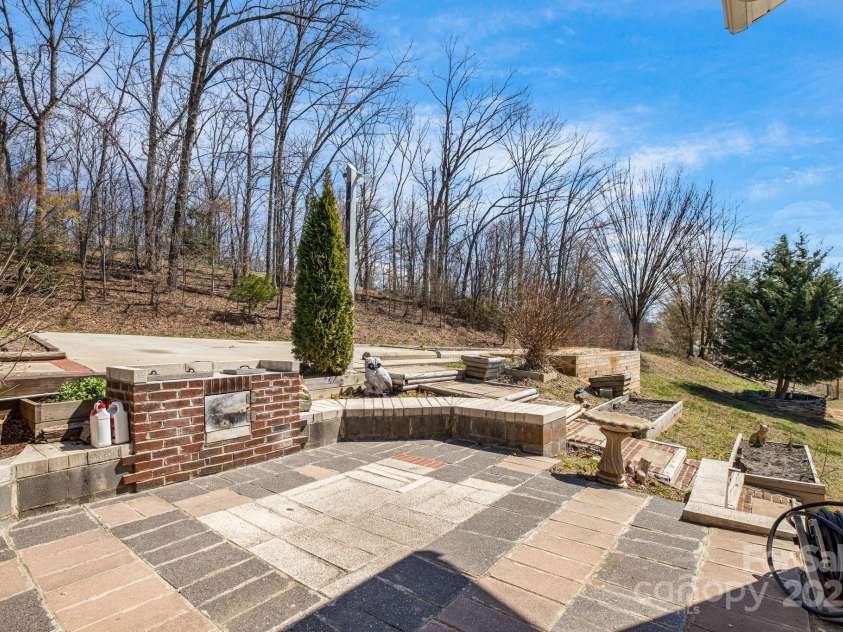 100 Warren Haynes Drive, Asheville, NC 28806.  MLS# CAR4240045, YatesRealty ID 14578. 