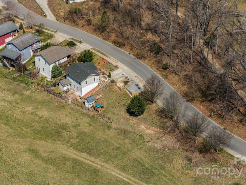 100 Warren Haynes Drive, Asheville, NC 28806.  MLS# CAR4240045, YatesRealty ID 14578. 