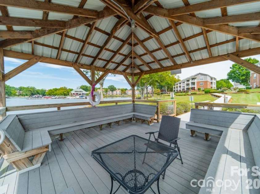 7822 Village Harbor Drive, Cornelius, NC 28031.  MLS# CAR4351828, YatesRealty ID 14578. 